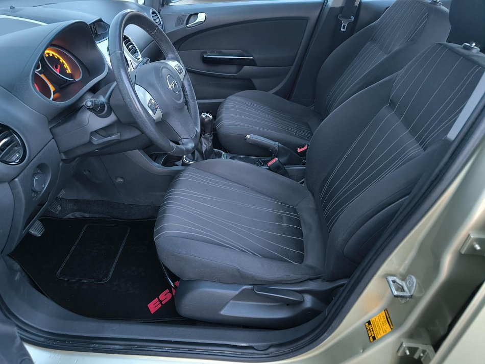 Opel Corsa 1.2i 