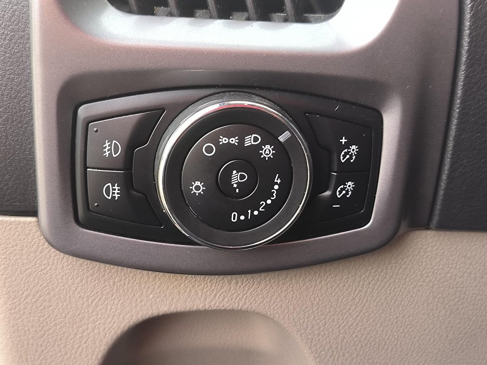 Ford Tourneo Custom 2.2TDCi Trend L2