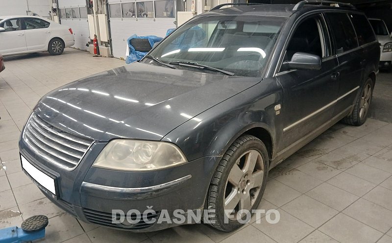 Volkswagen Passat 2.3i 