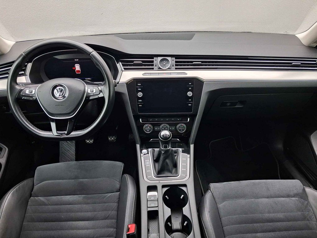 Volkswagen Passat 1.5TSi Highline
