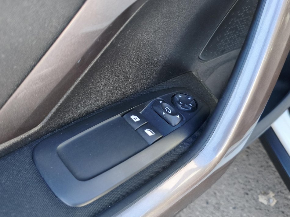 Peugeot 2008 1.6 HDi 