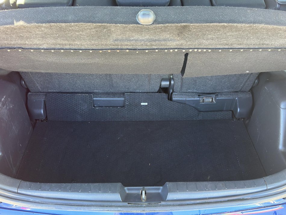 Toyota Yaris 1.3i 