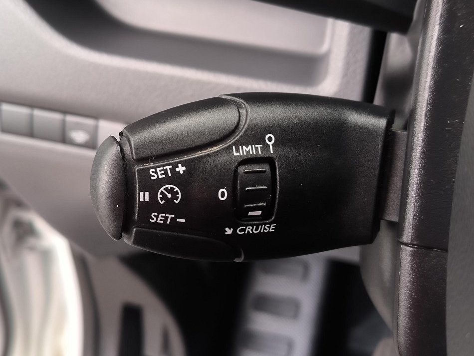 Opel Vivaro 2.0CDTi  L3 DÍLNA