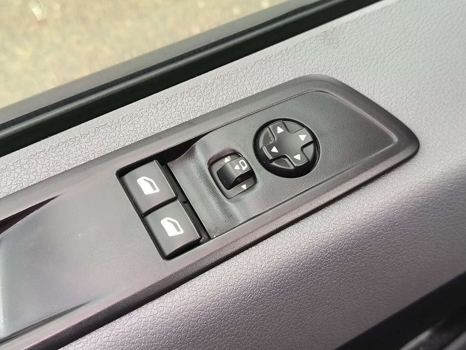 Opel Vivaro 2.0CDTi  L3 DÍLNA