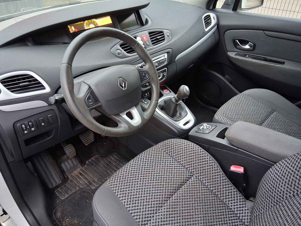 Renault Scénic 1.5 DCi 