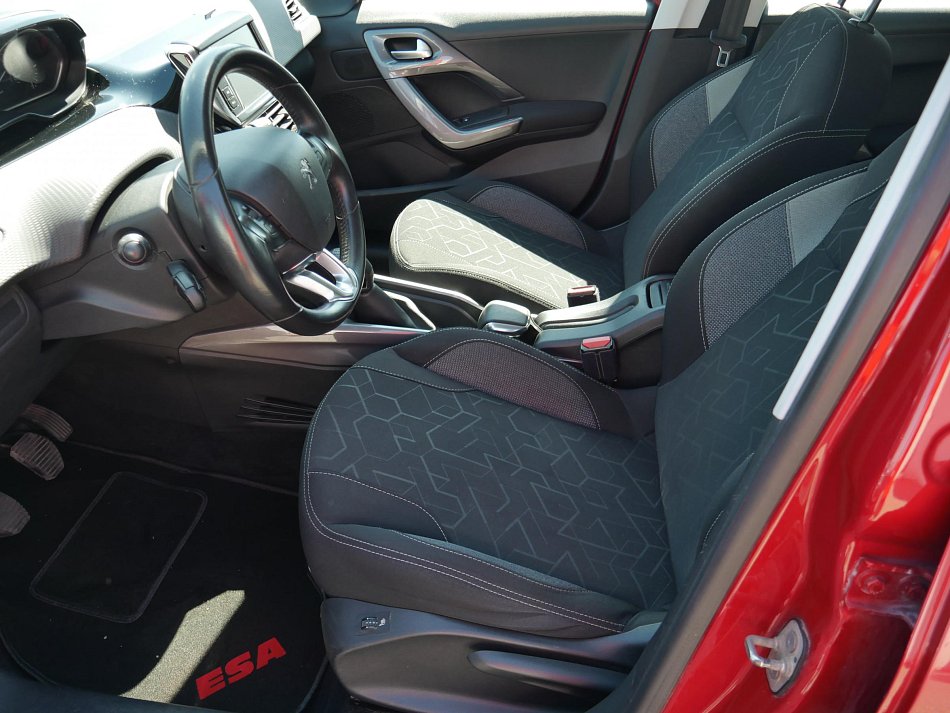 Peugeot 2008 1.2 PT 