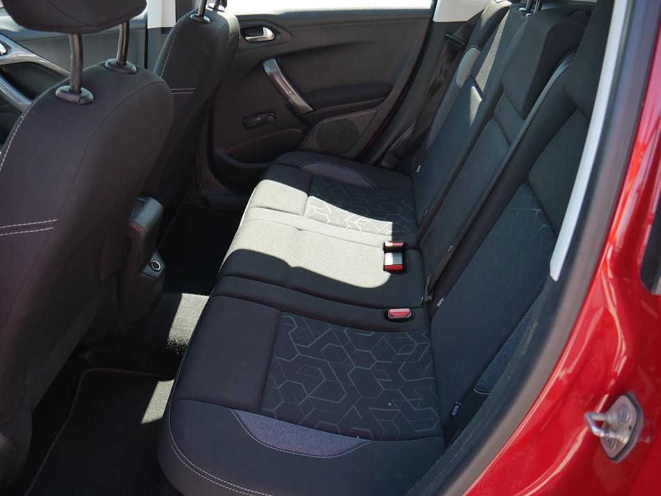 Peugeot 2008 1.2 PT 