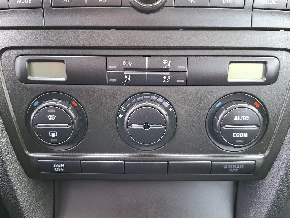 Škoda Octavia II 1.6 FSi Elegance