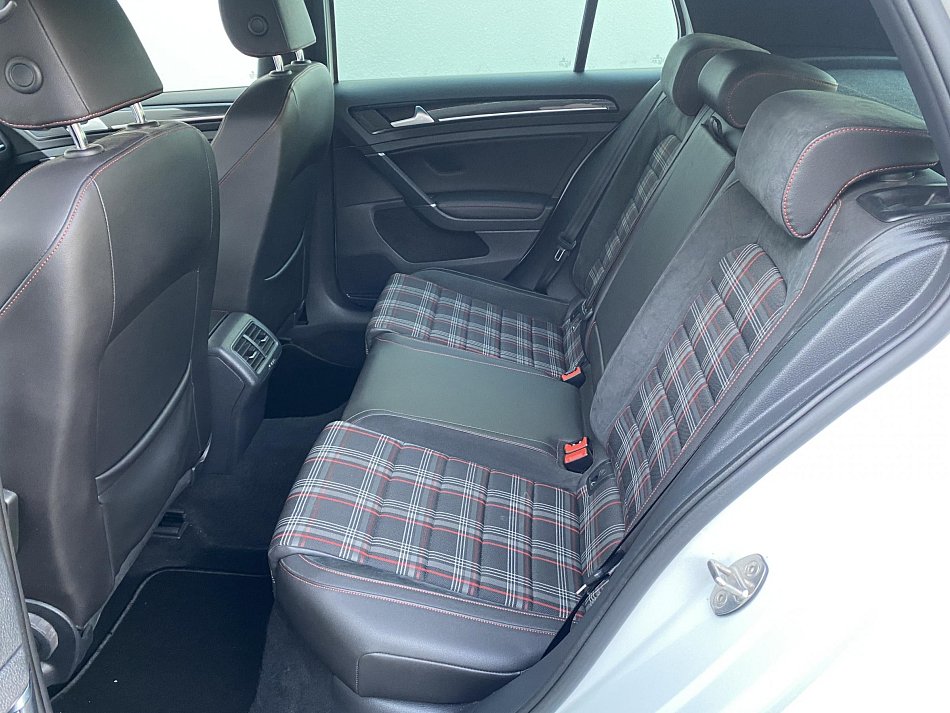 Volkswagen Golf 2.0 TSi GTi