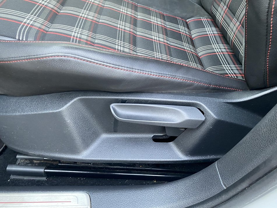 Volkswagen Golf 2.0 TSi GTi