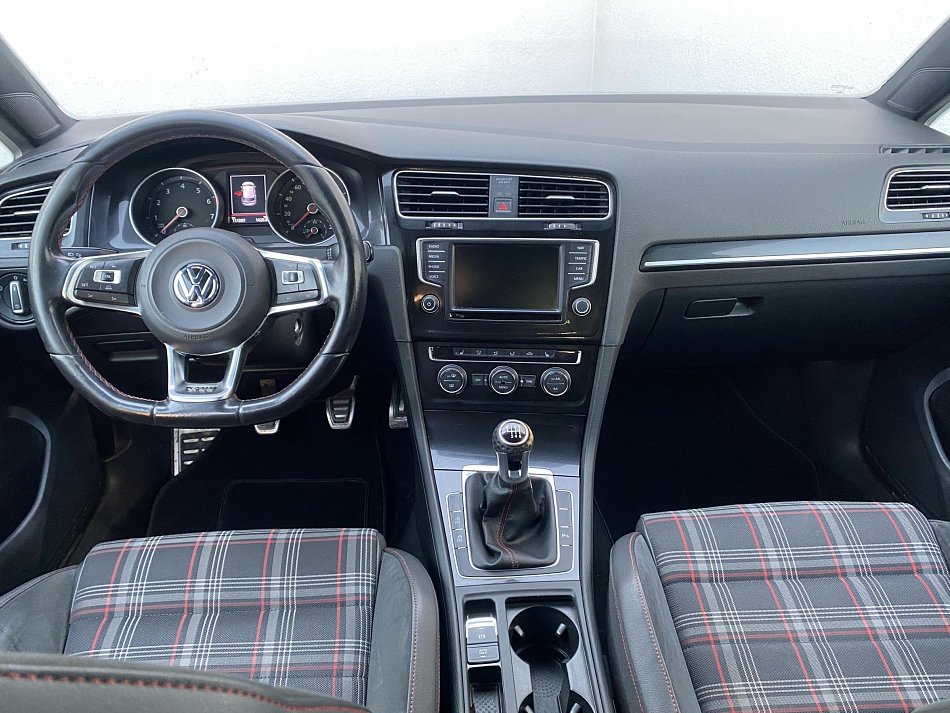 Volkswagen Golf 2.0 TSi GTi