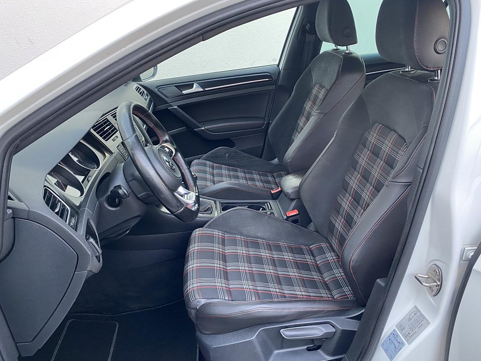 Volkswagen Golf 2.0 TSi GTi