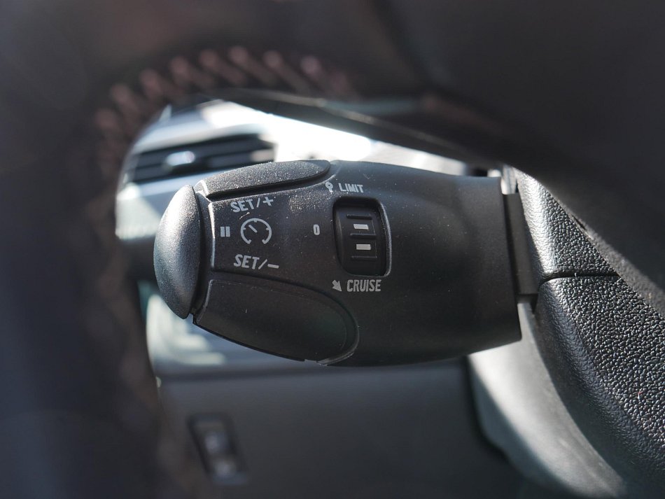 Peugeot 2008 1.2 PT Allure