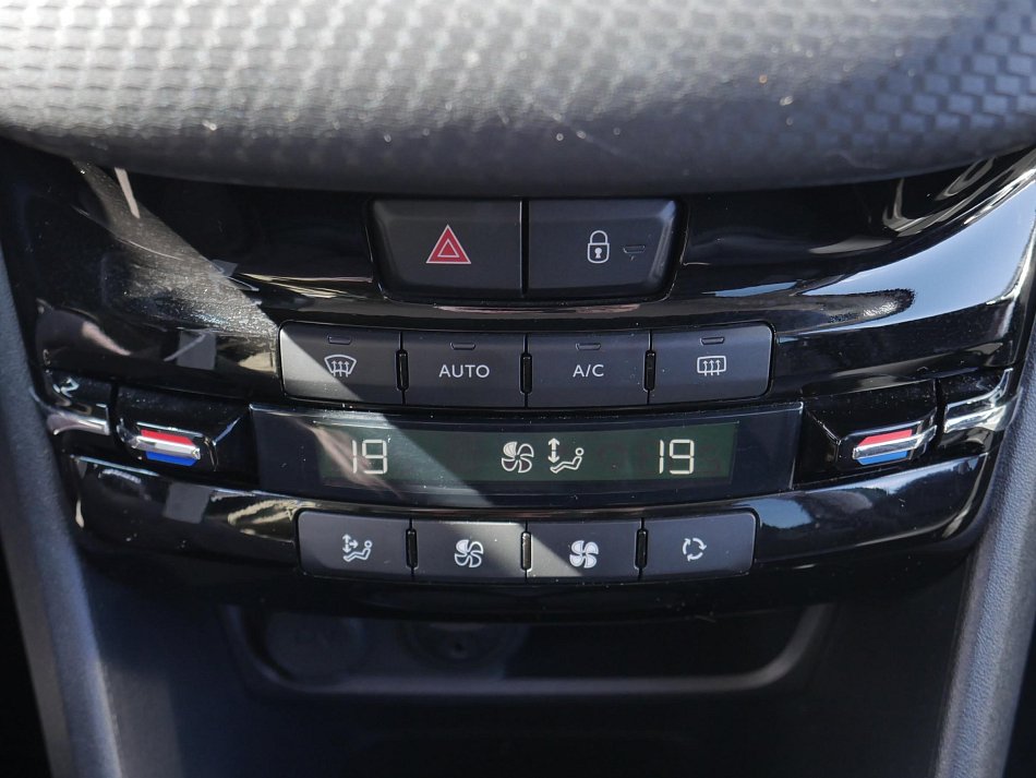 Peugeot 2008 1.2 PT Allure