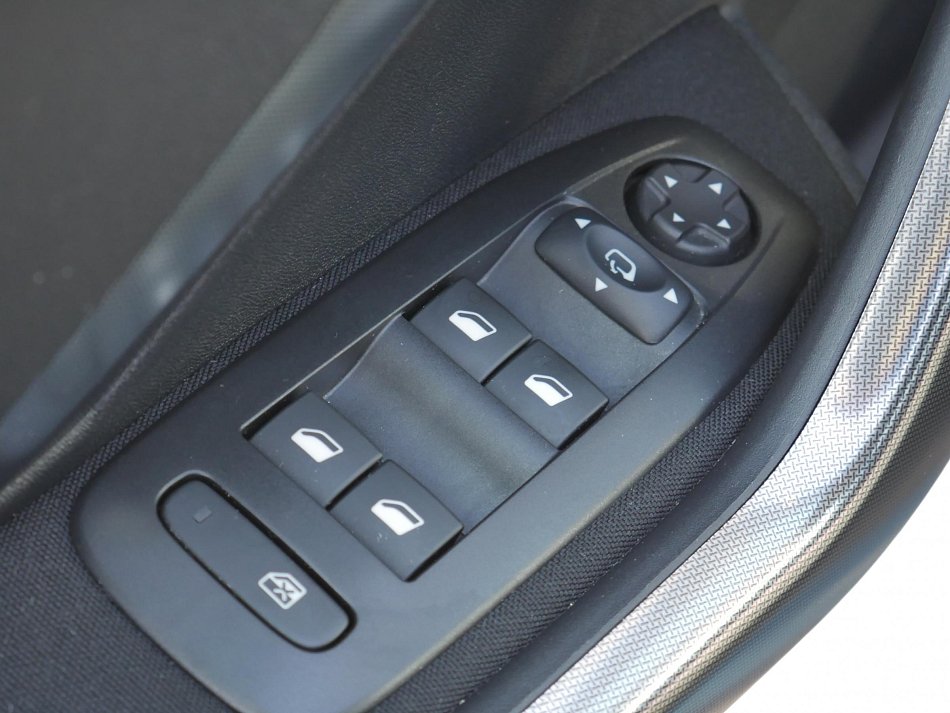 Peugeot 2008 1.2 PT Allure