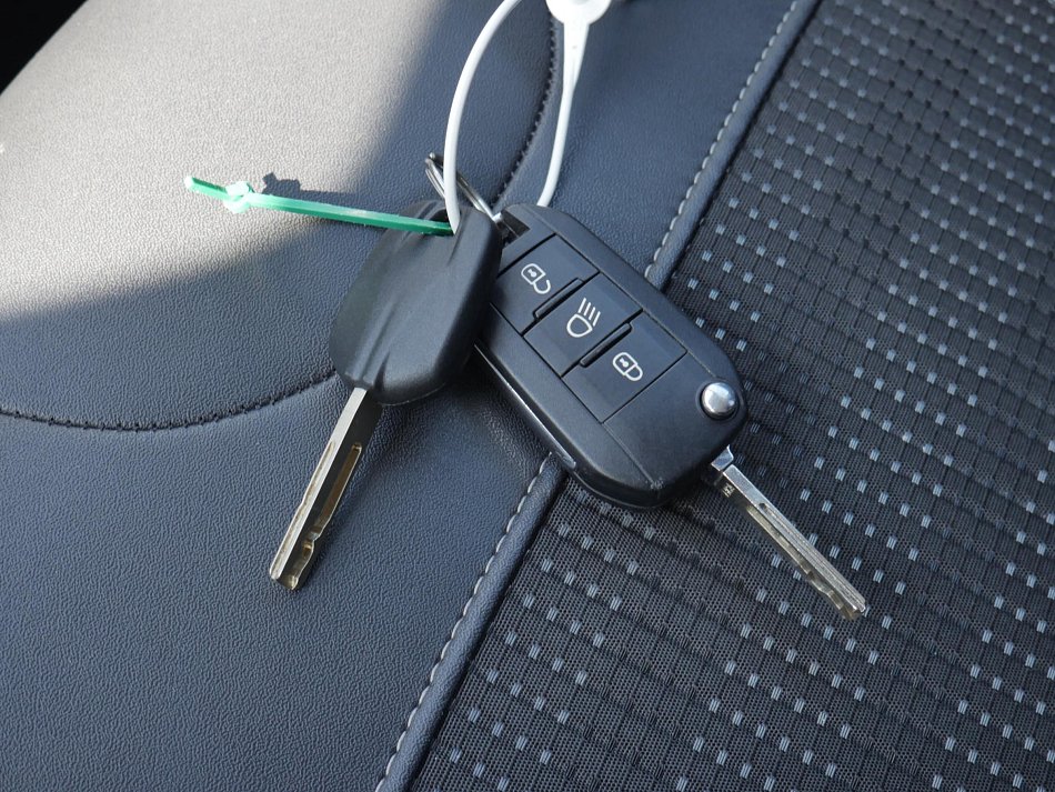 Peugeot 2008 1.2 PT Allure