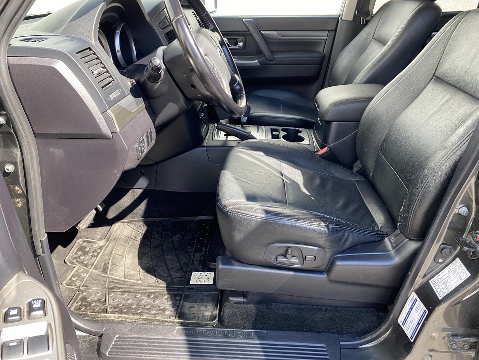 Mitsubishi Pajero 3.2d  4x4, 7míst