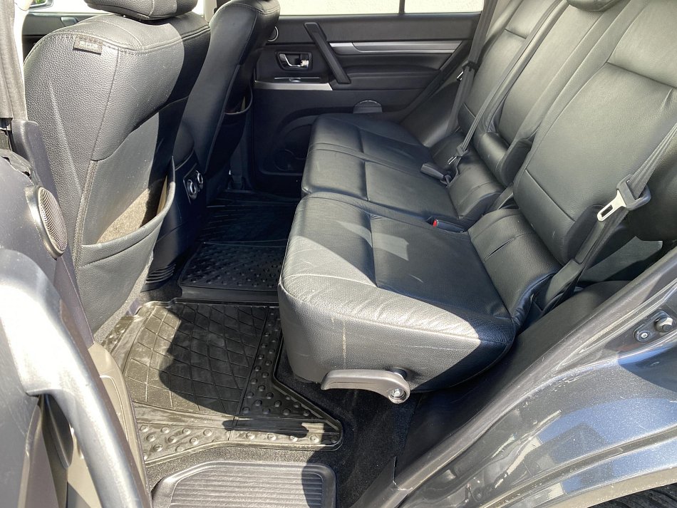 Mitsubishi Pajero 3.2d  4x4, 7míst