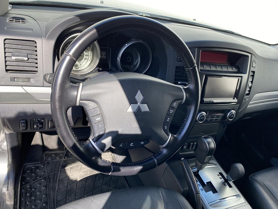 Mitsubishi Pajero 3.2d  4x4, 7míst