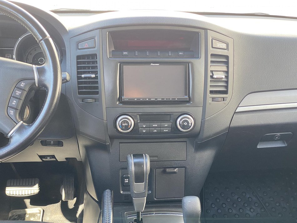 Mitsubishi Pajero 3.2d  4x4, 7míst