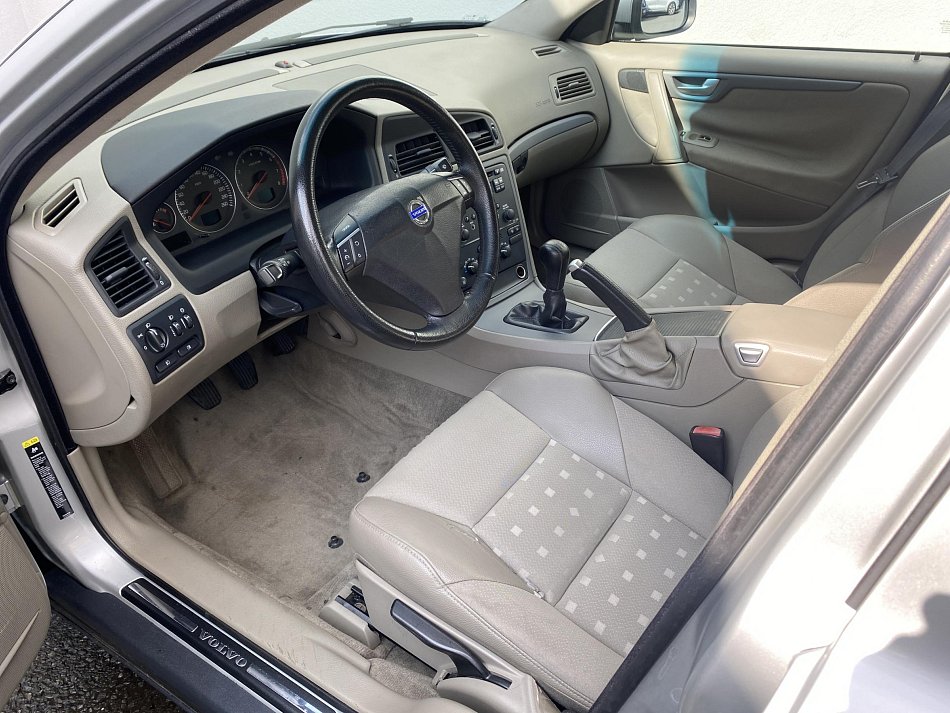 Volvo S60 2.4i 