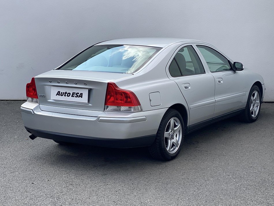 Volvo S60 2.4i 