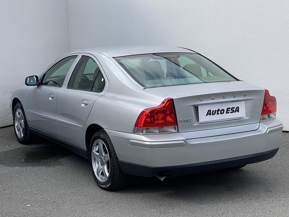 Volvo S60 2.4i 