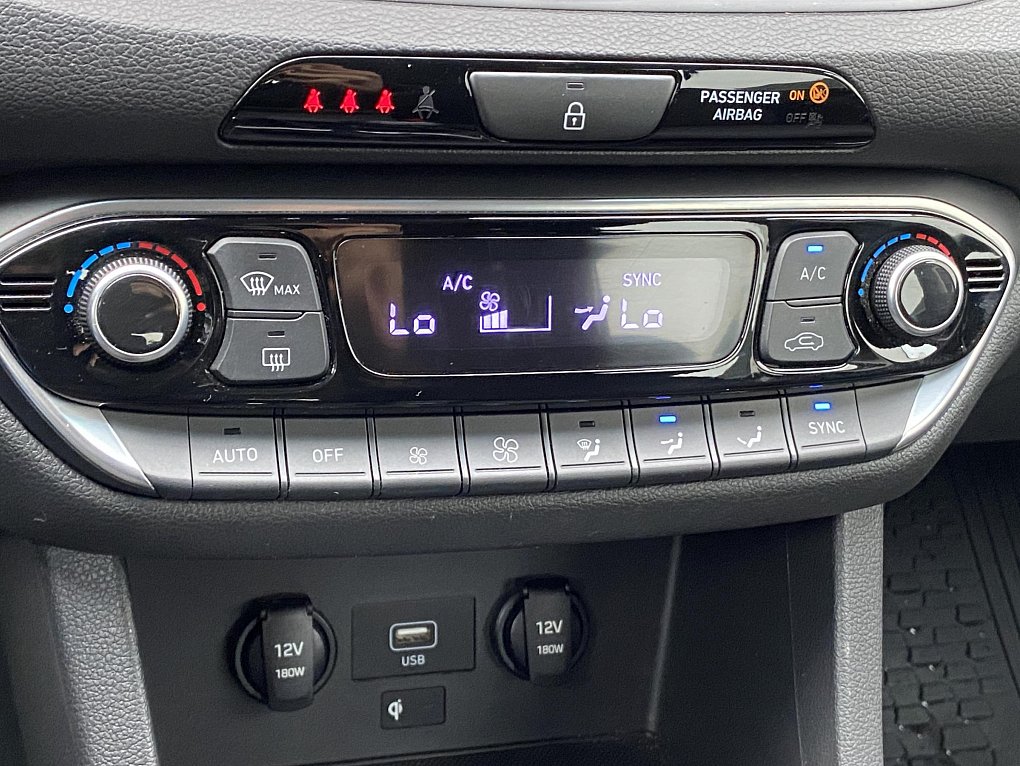 Hyundai I30 1.5 DPi Smart