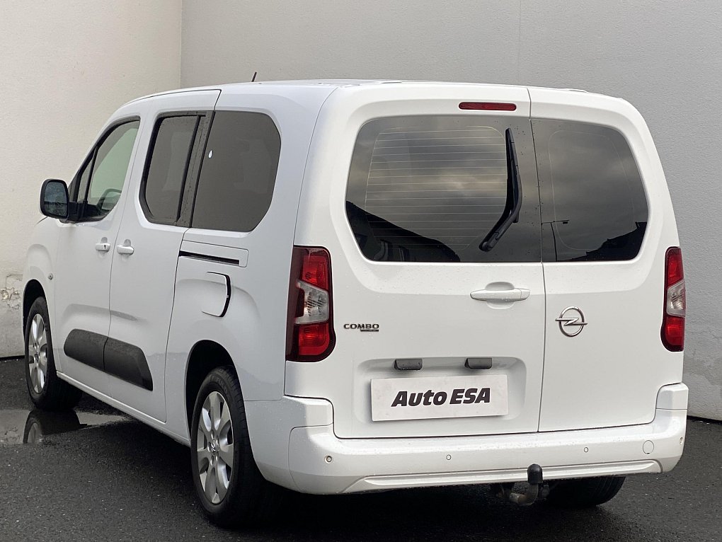 Opel Combo 1.2T Enjoy MAXi