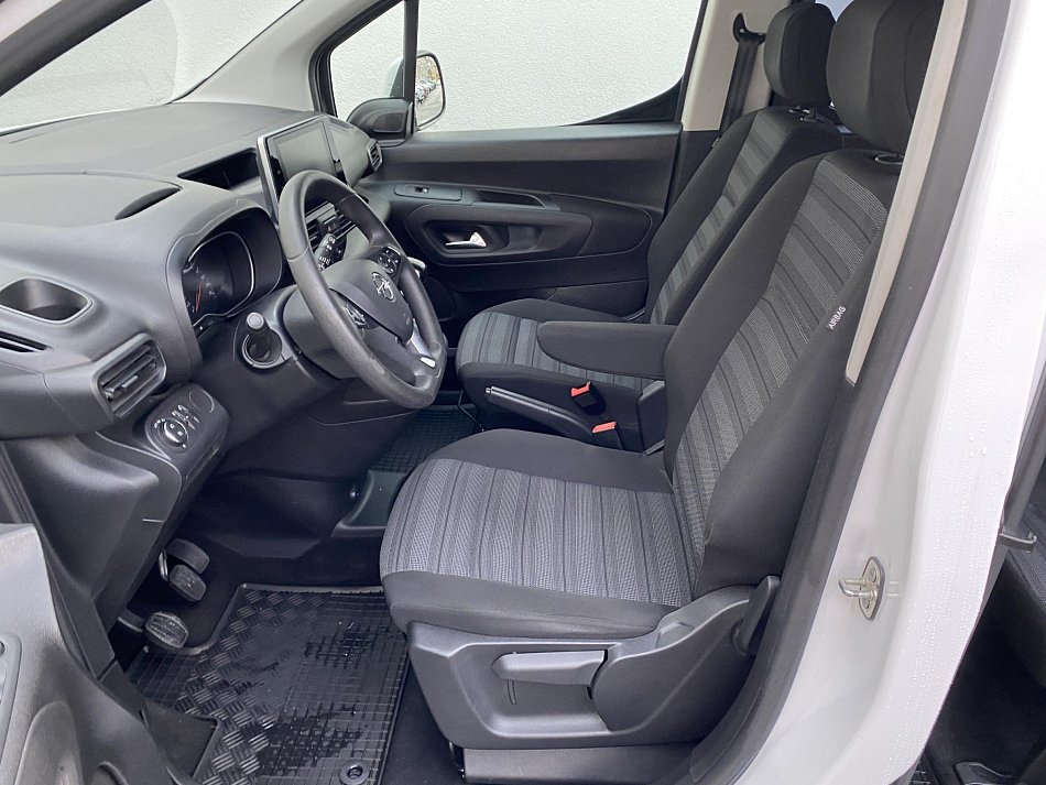 Opel Combo 1.2T Enjoy MAXi