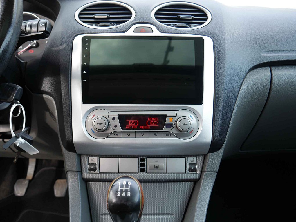 Ford Focus 2.0i 