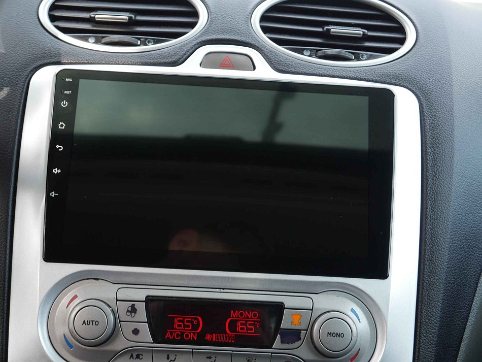 Ford Focus 2.0i 