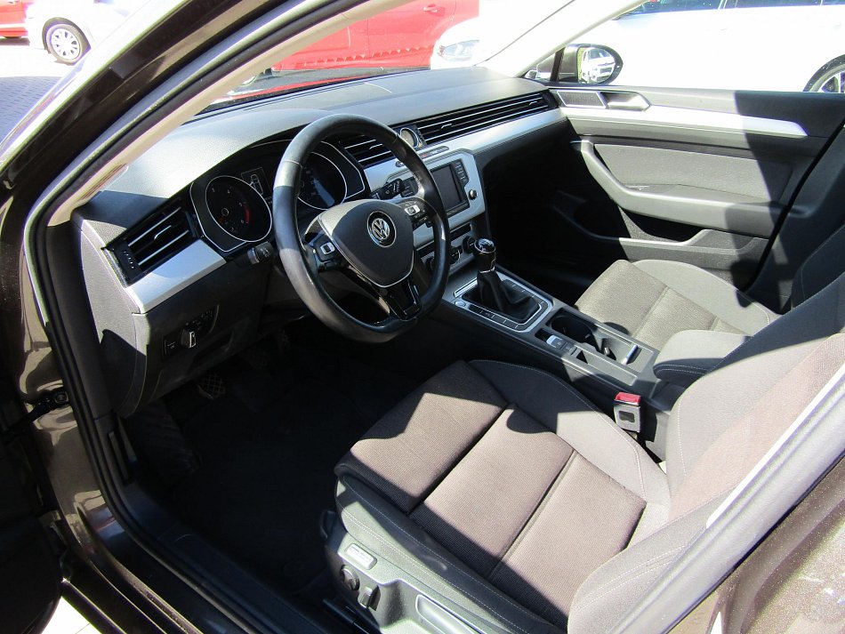 Volkswagen Passat 1.6 TDi 