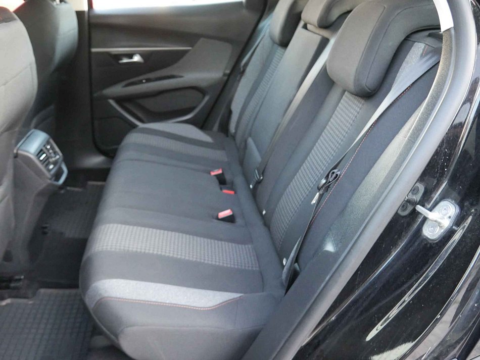 Peugeot 3008 1.2 PT 