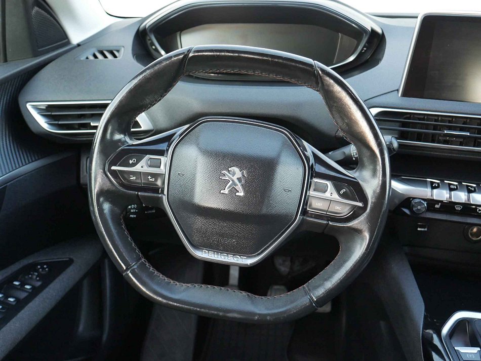 Peugeot 3008 1.2 PT 