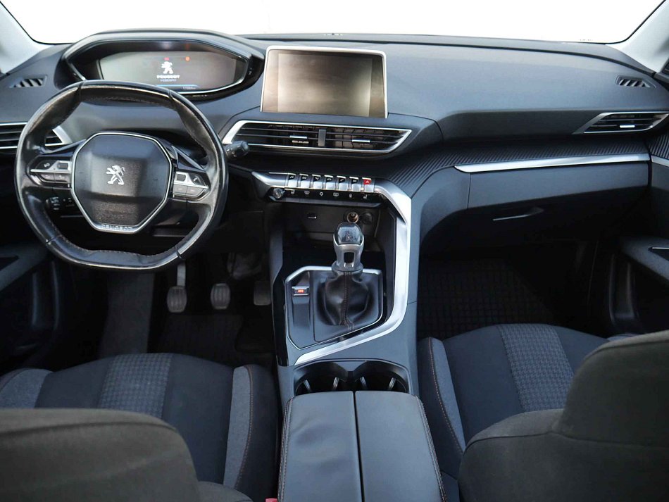 Peugeot 3008 1.2 PT 
