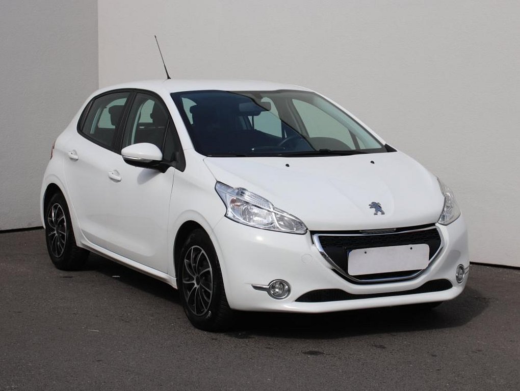 Peugeot 208 1.2 VTi 