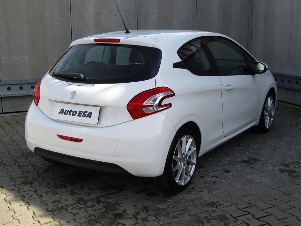 Peugeot 208 1.2 VTi 