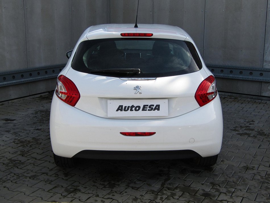 Peugeot 208 1.2 VTi 