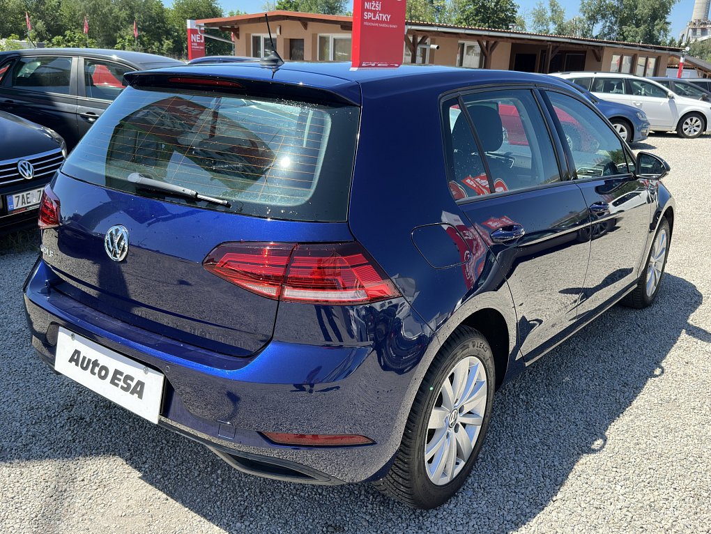 Volkswagen Golf 1.6 TDi 