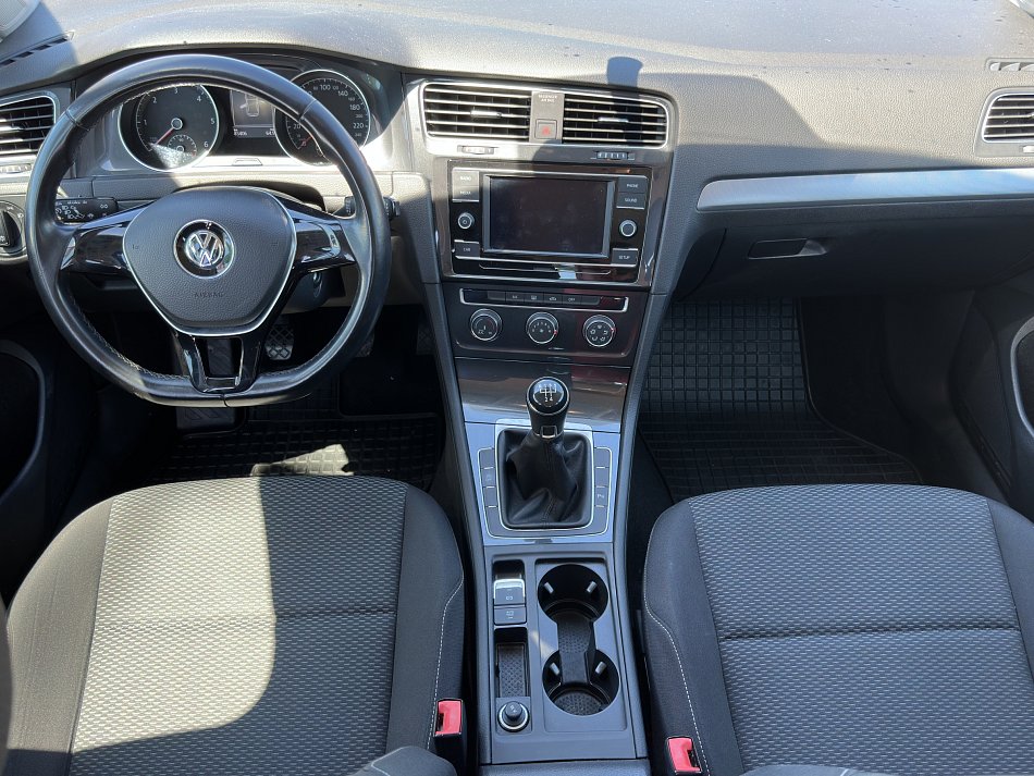 Volkswagen Golf 1.6 TDi 