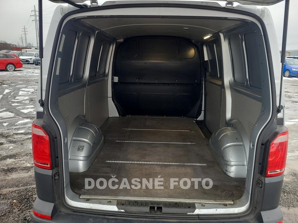 Volkswagen Transporter 2.0TDi  L1H1
