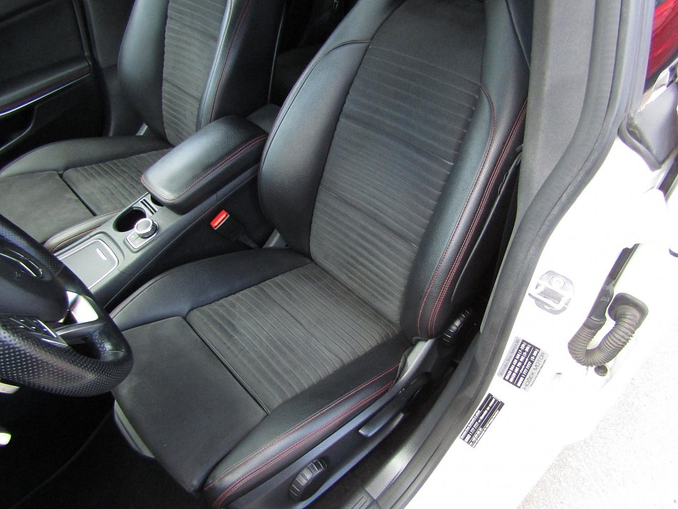 Mercedes-Benz CLA 2.2 CDi  200d