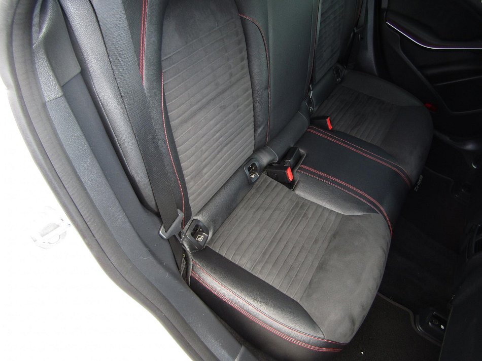 Mercedes-Benz CLA 2.2 CDi  200d