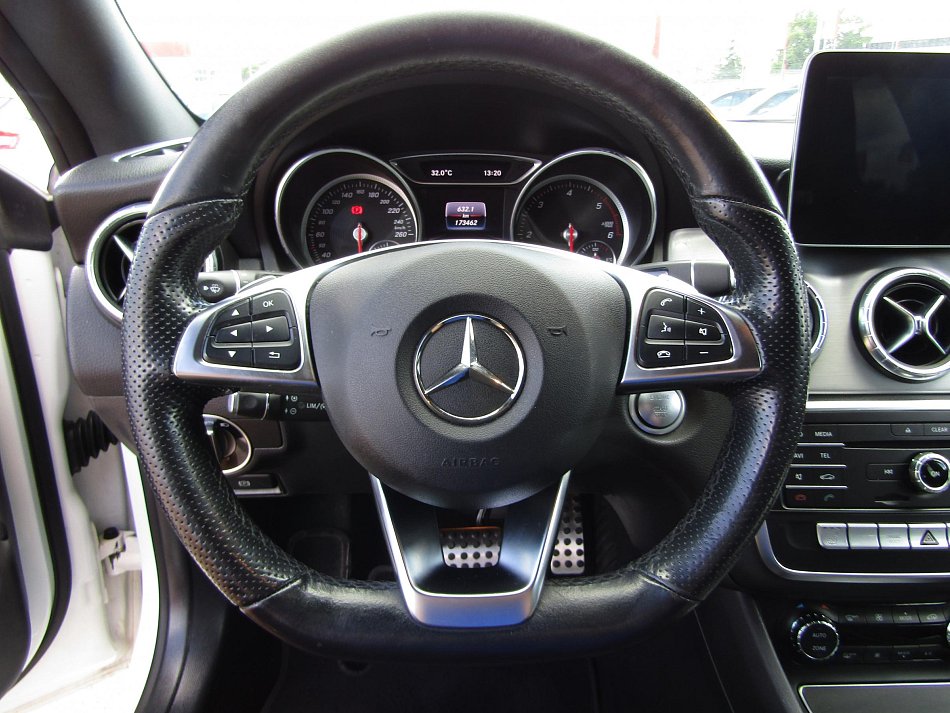 Mercedes-Benz CLA 2.2 CDi  200d