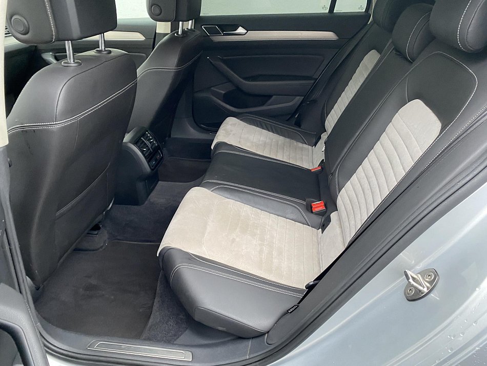 Volkswagen Passat 2.0 TDi Highline 4MOTION