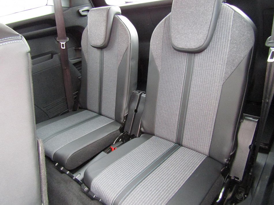 Peugeot 5008 1.2 PT 