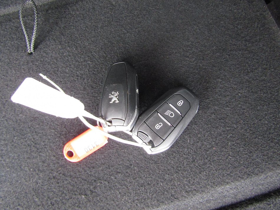 Peugeot 5008 1.2 PT 