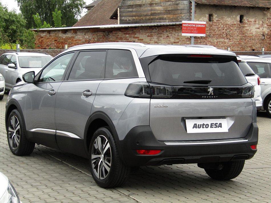 Peugeot 5008 1.2 PT 