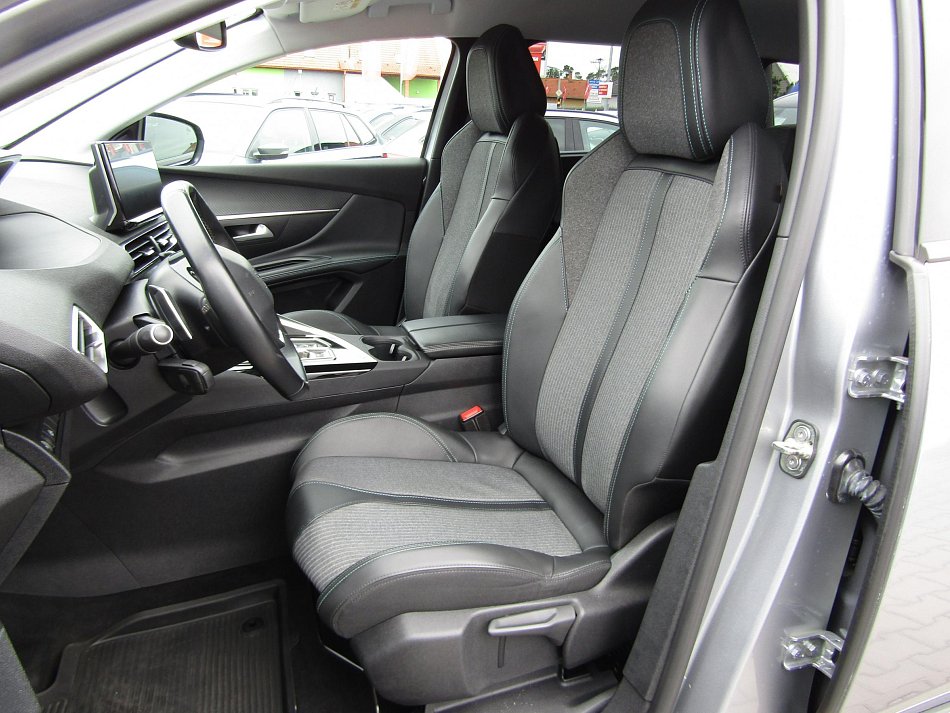 Peugeot 5008 1.2 PT 